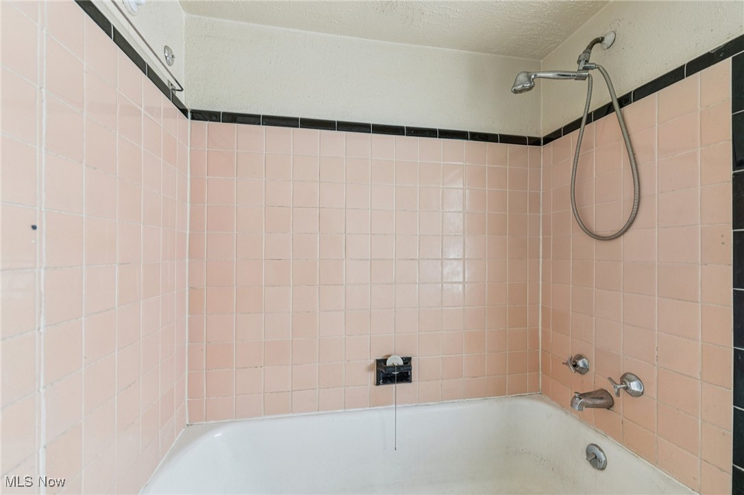 5481 Dalewood Avenue Maple Heights OH 44137