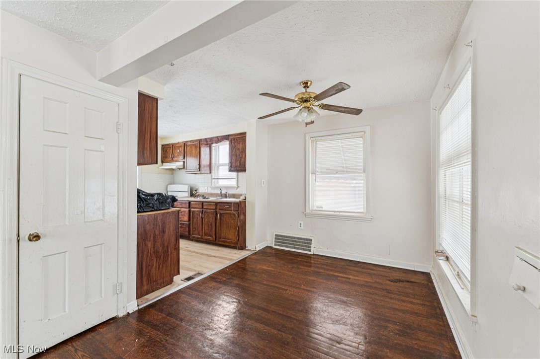5481 Dalewood Avenue Maple Heights OH 44137