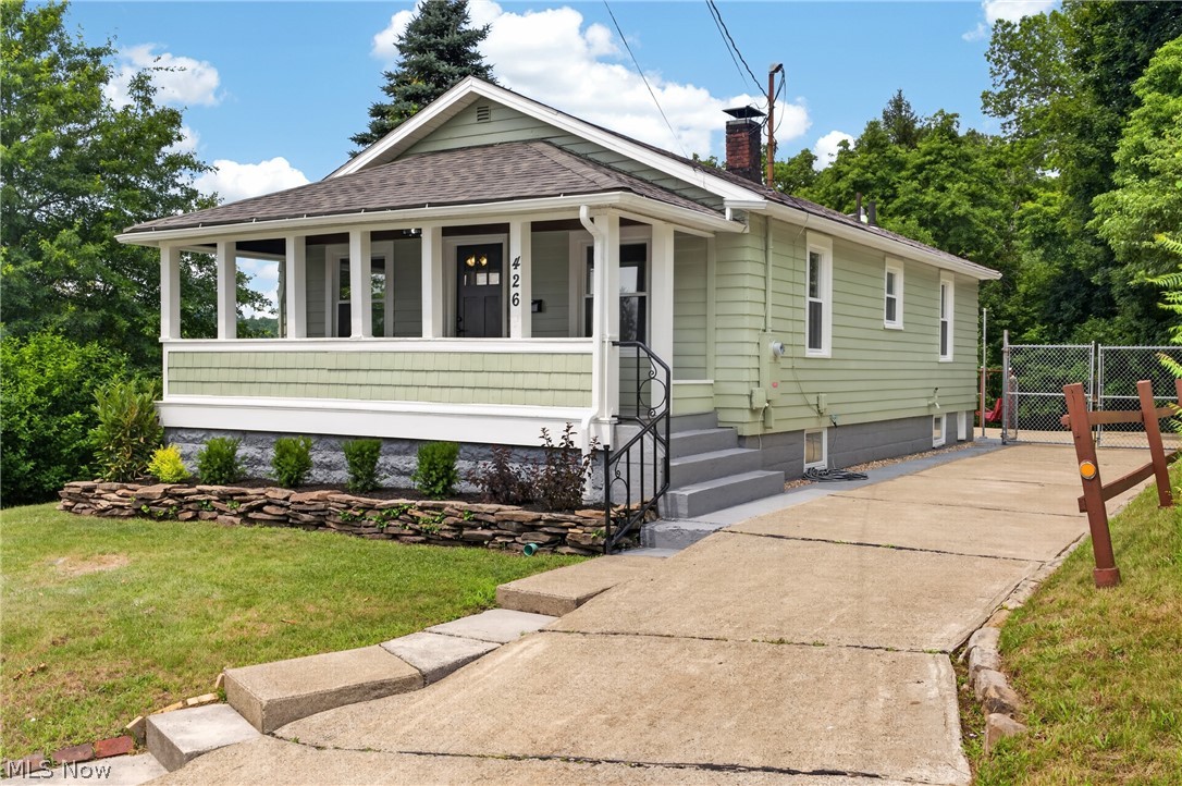 426 Queisner Avenue Lowellville OH 44436