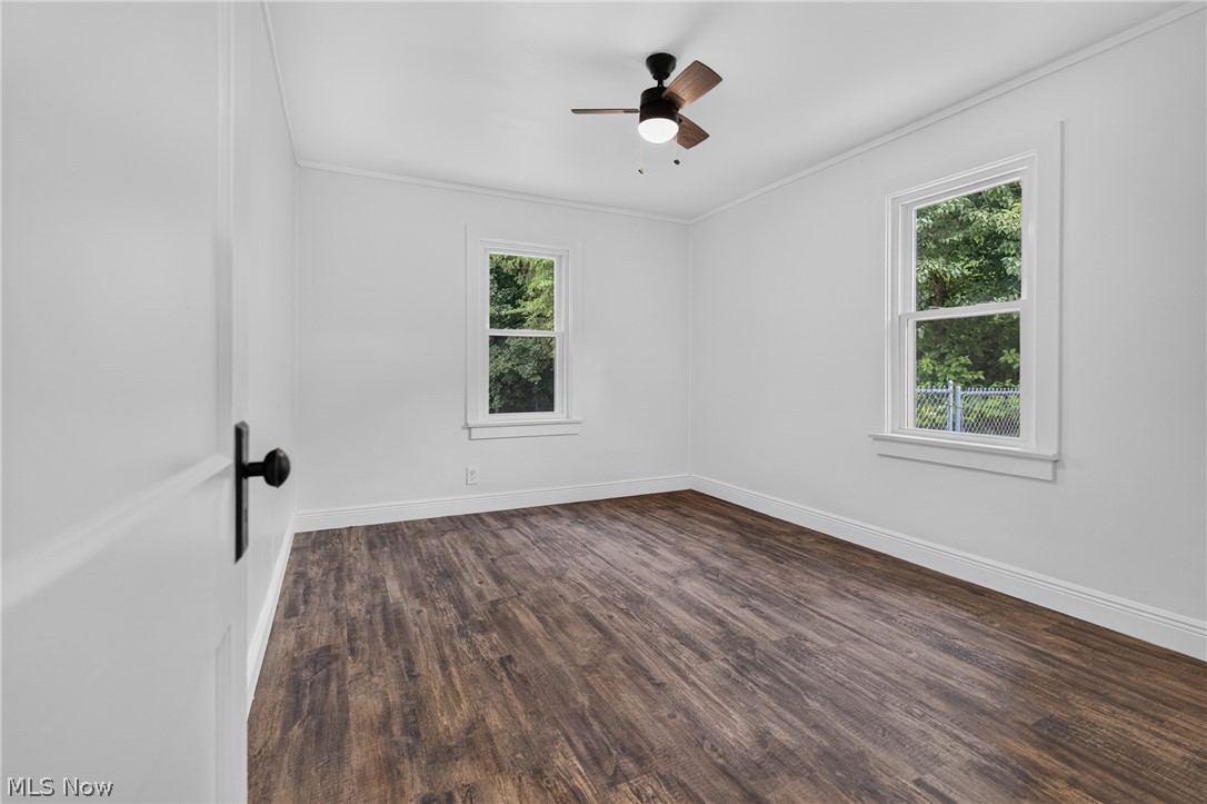 426 Queisner Avenue Lowellville OH 44436