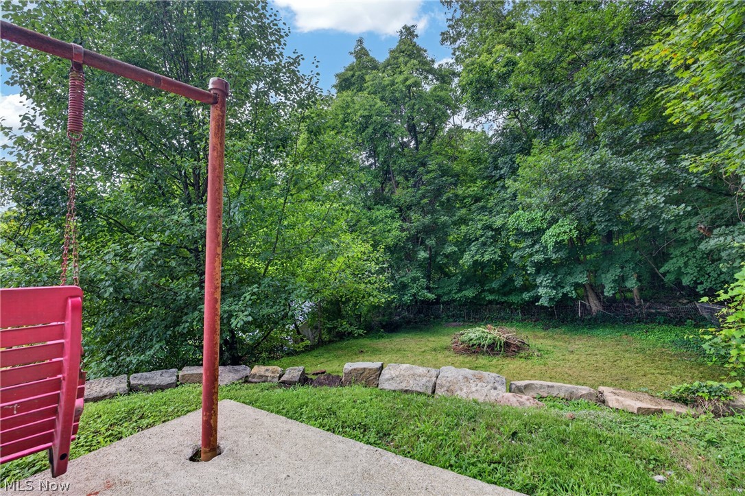 426 Queisner Avenue Lowellville OH 44436