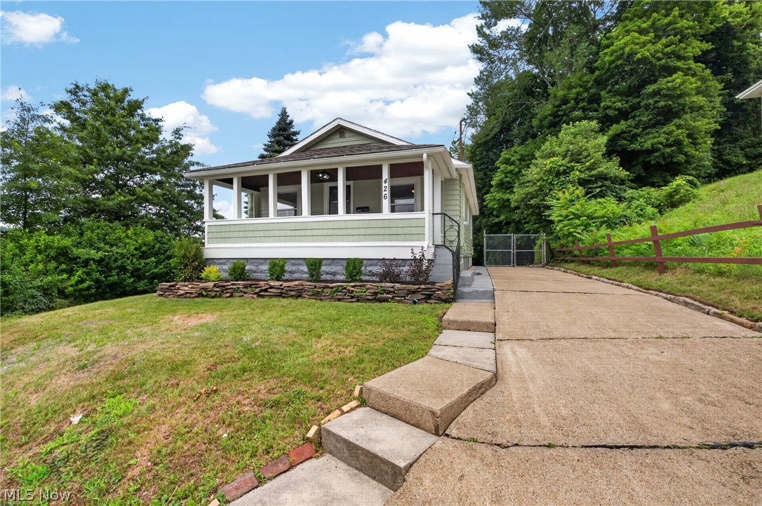 426 Queisner Avenue Lowellville OH 44436