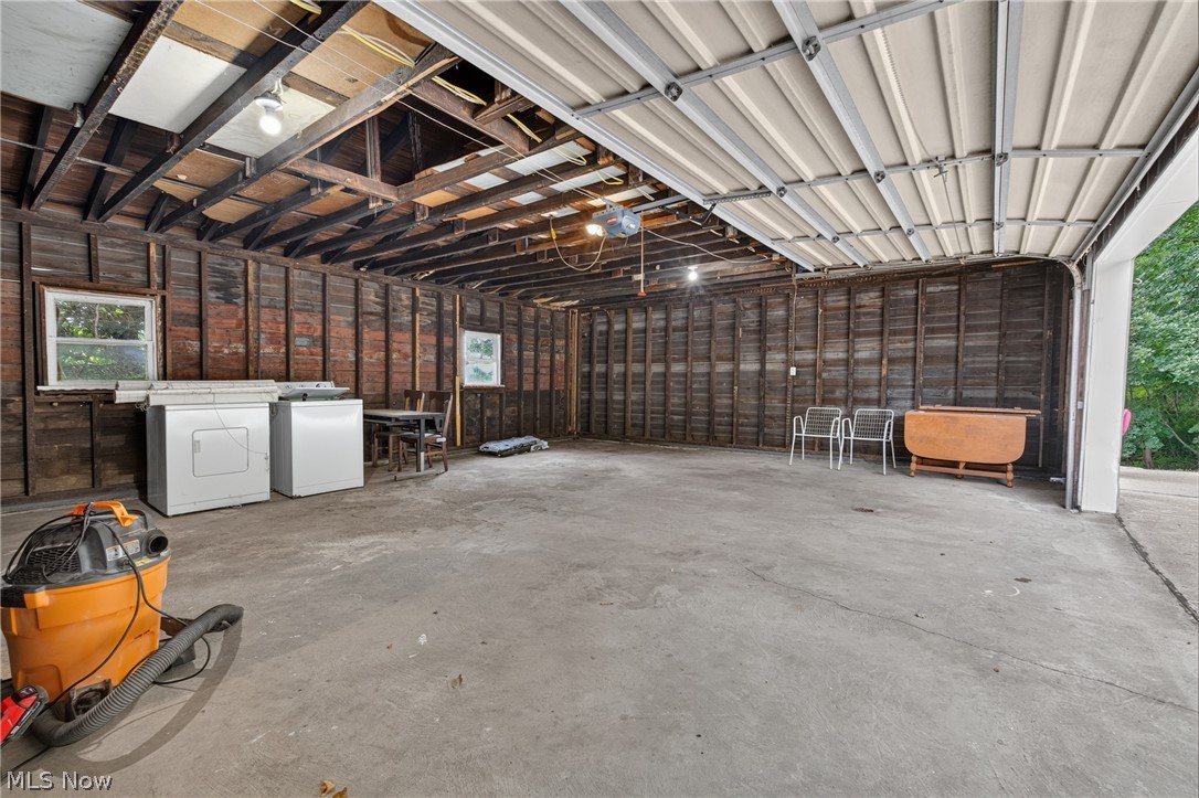 426 Queisner Avenue Lowellville OH 44436