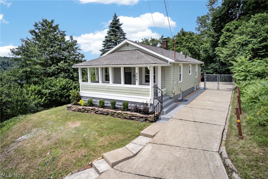 426 Queisner Avenue Lowellville OH 44436
