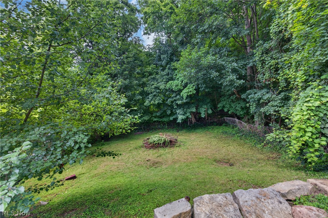 426 Queisner Avenue Lowellville OH 44436