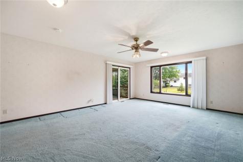 2475 Robinhood Drive Parma OH 44134
