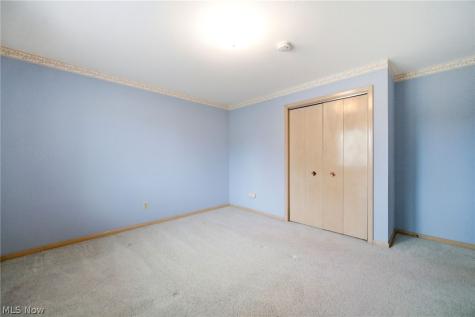 2475 Robinhood Drive Parma OH 44134