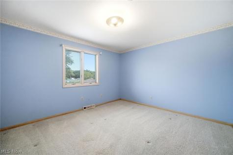 2475 Robinhood Drive Parma OH 44134