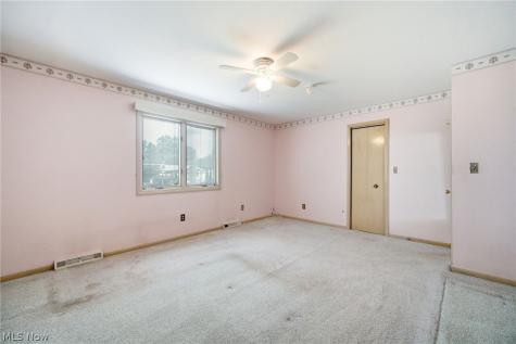 2475 Robinhood Drive Parma OH 44134
