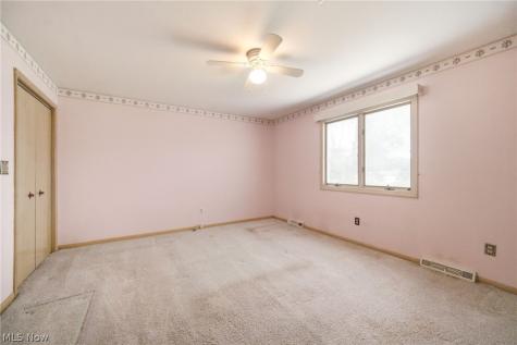 2475 Robinhood Drive Parma OH 44134