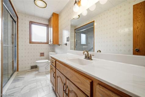 2475 Robinhood Drive Parma OH 44134