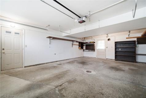 2475 Robinhood Drive Parma OH 44134