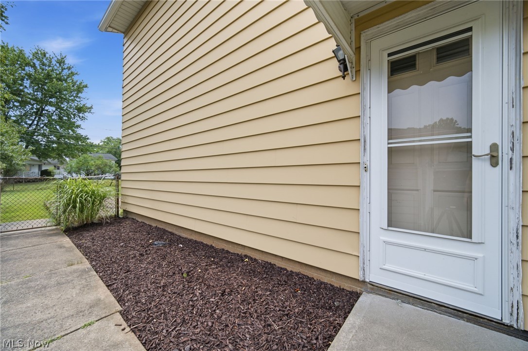 2475 Robinhood Drive Parma OH 44134