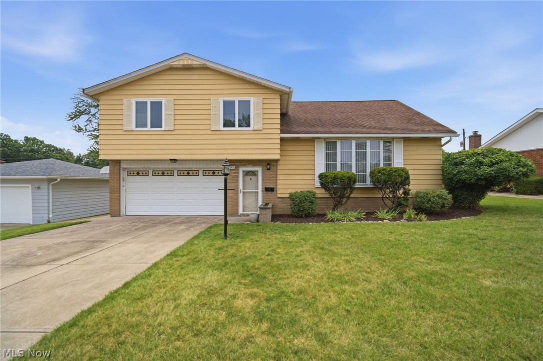 2475 Robinhood Drive Parma OH 44134