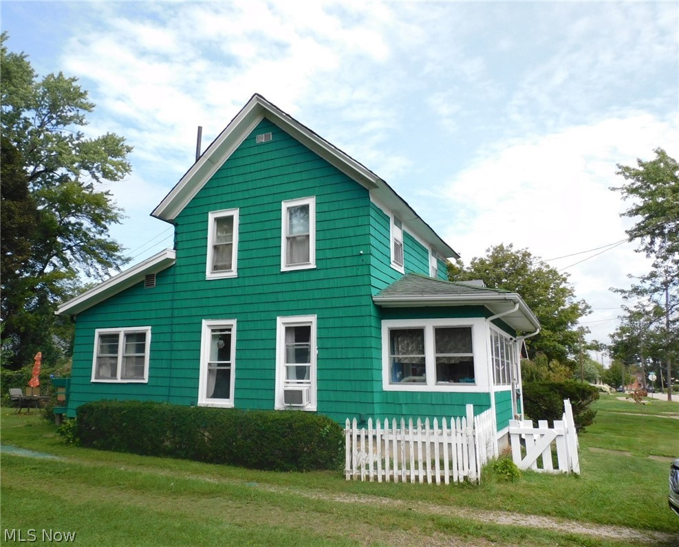 1817 W 4th Street Ashtabula OH 44004