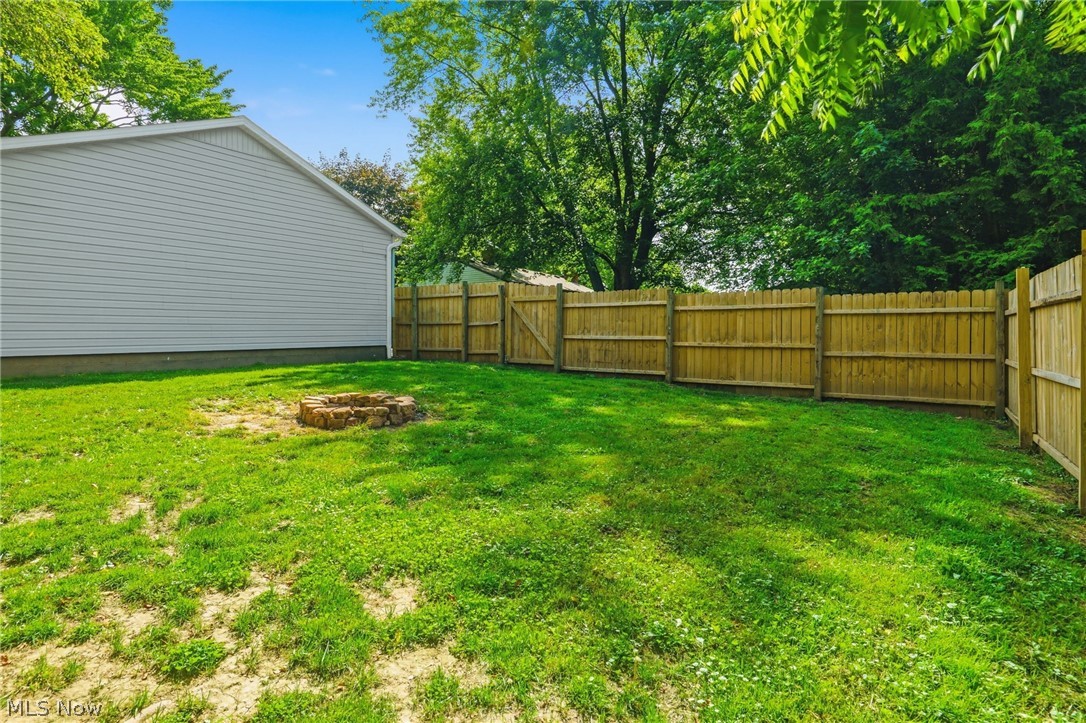 1122 Bel Air Drive NW North Canton OH 44720