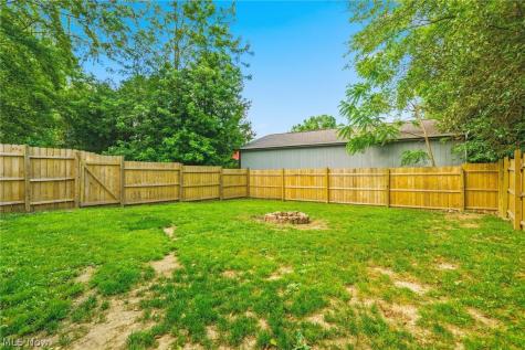 1122 Bel Air Drive NW North Canton OH 44720