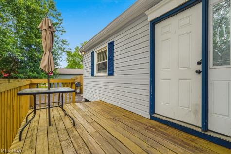 1122 Bel Air Drive NW North Canton OH 44720