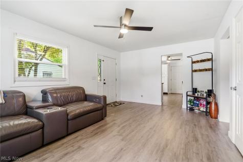 1122 Bel Air Drive NW North Canton OH 44720