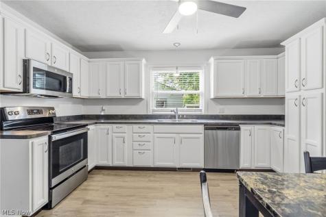 1122 Bel Air Drive NW North Canton OH 44720