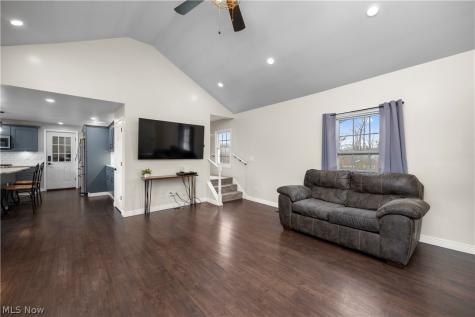 6635 Lake Avenue Elyria OH 44035