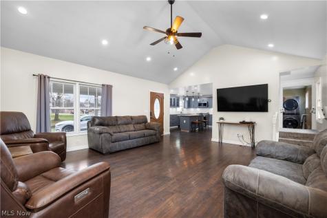 6635 Lake Avenue Elyria OH 44035
