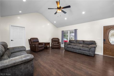 6635 Lake Avenue Elyria OH 44035