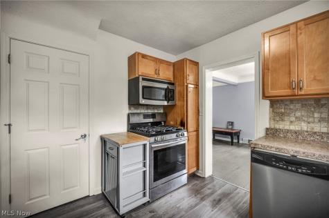 21731 Maydale Avenue Euclid OH 44123