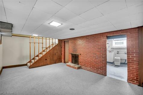 127 Lafayette Street Elyria OH 44035