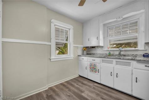 127 Lafayette Street Elyria OH 44035