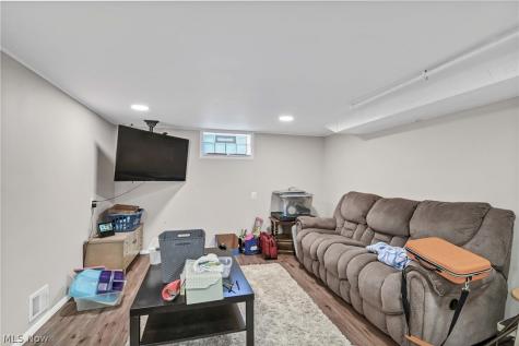 4695 Martin Drive North Olmsted OH 44070