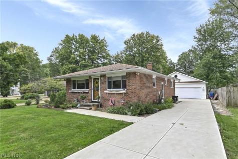 4695 Martin Drive North Olmsted OH 44070