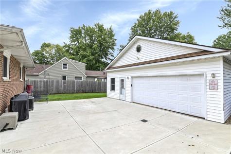 4695 Martin Drive North Olmsted OH 44070
