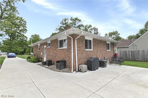 4695 Martin Drive North Olmsted OH 44070