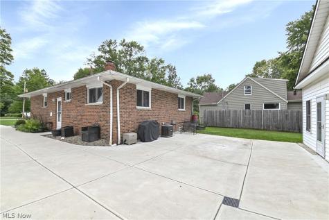4695 Martin Drive North Olmsted OH 44070
