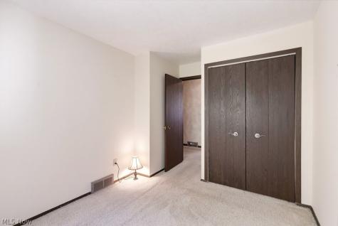 14924 Carol Drive Maple Heights OH 44137
