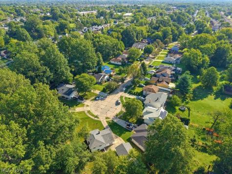 14924 Carol Drive Maple Heights OH 44137