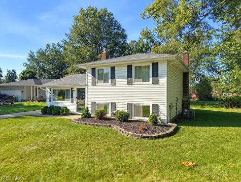 14924 Carol Drive Maple Heights OH 44137