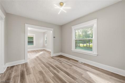 904 E 144th Street Cleveland OH 44110