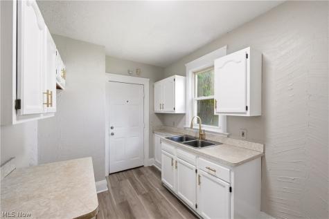 904 E 144th Street Cleveland OH 44110