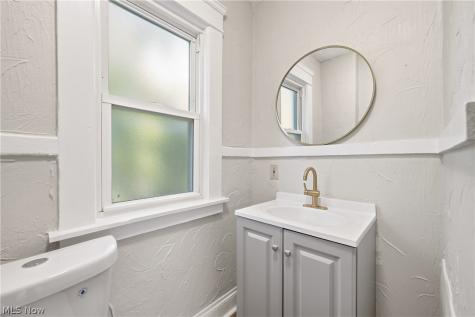 904 E 144th Street Cleveland OH 44110
