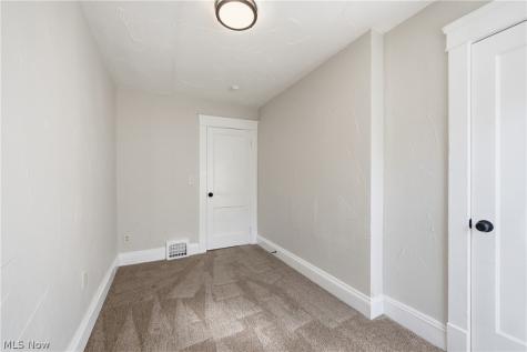 904 E 144th Street Cleveland OH 44110