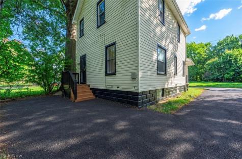 904 E 144th Street Cleveland OH 44110