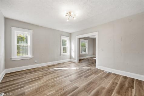 904 E 144th Street Cleveland OH 44110