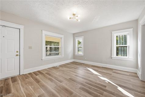 904 E 144th Street Cleveland OH 44110