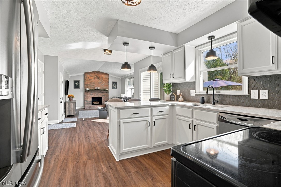 1064 Danielle Avenue Louisville OH 44641