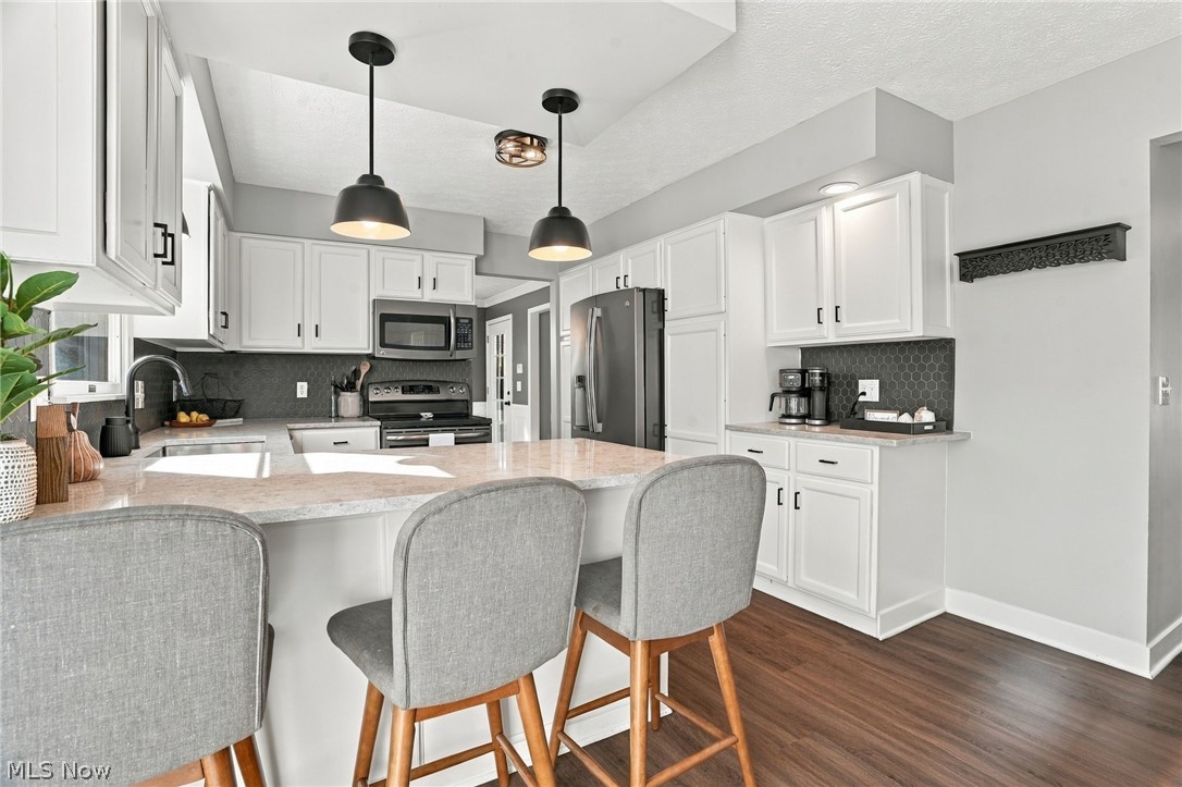 1064 Danielle Avenue Louisville OH 44641