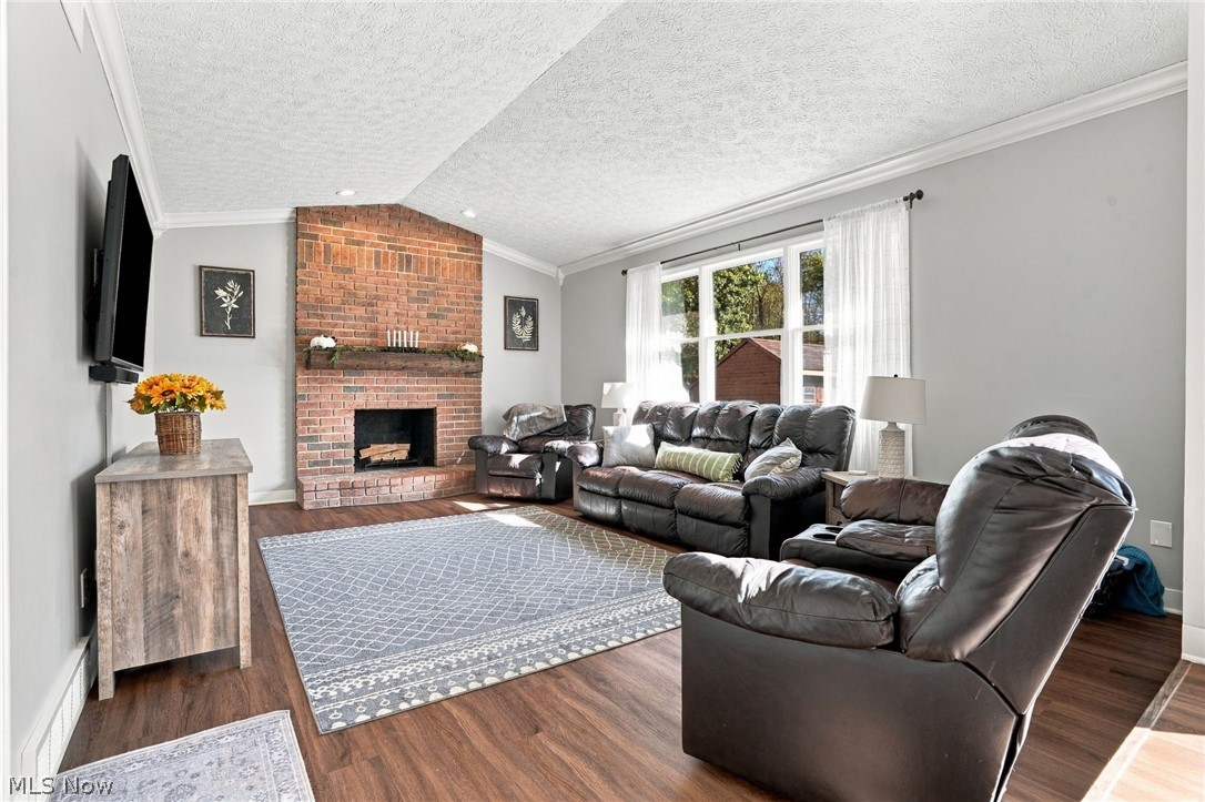 1064 Danielle Avenue Louisville OH 44641