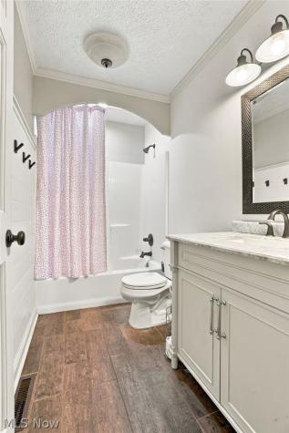 1064 Danielle Avenue Louisville OH 44641