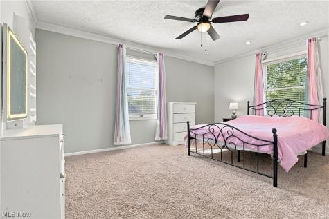 1064 Danielle Avenue Louisville OH 44641